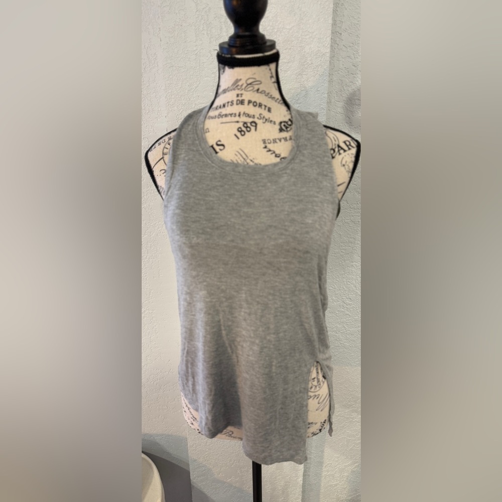 Beyond Yoga Gray Cropped Tank Top XS - Picture 3 of 10